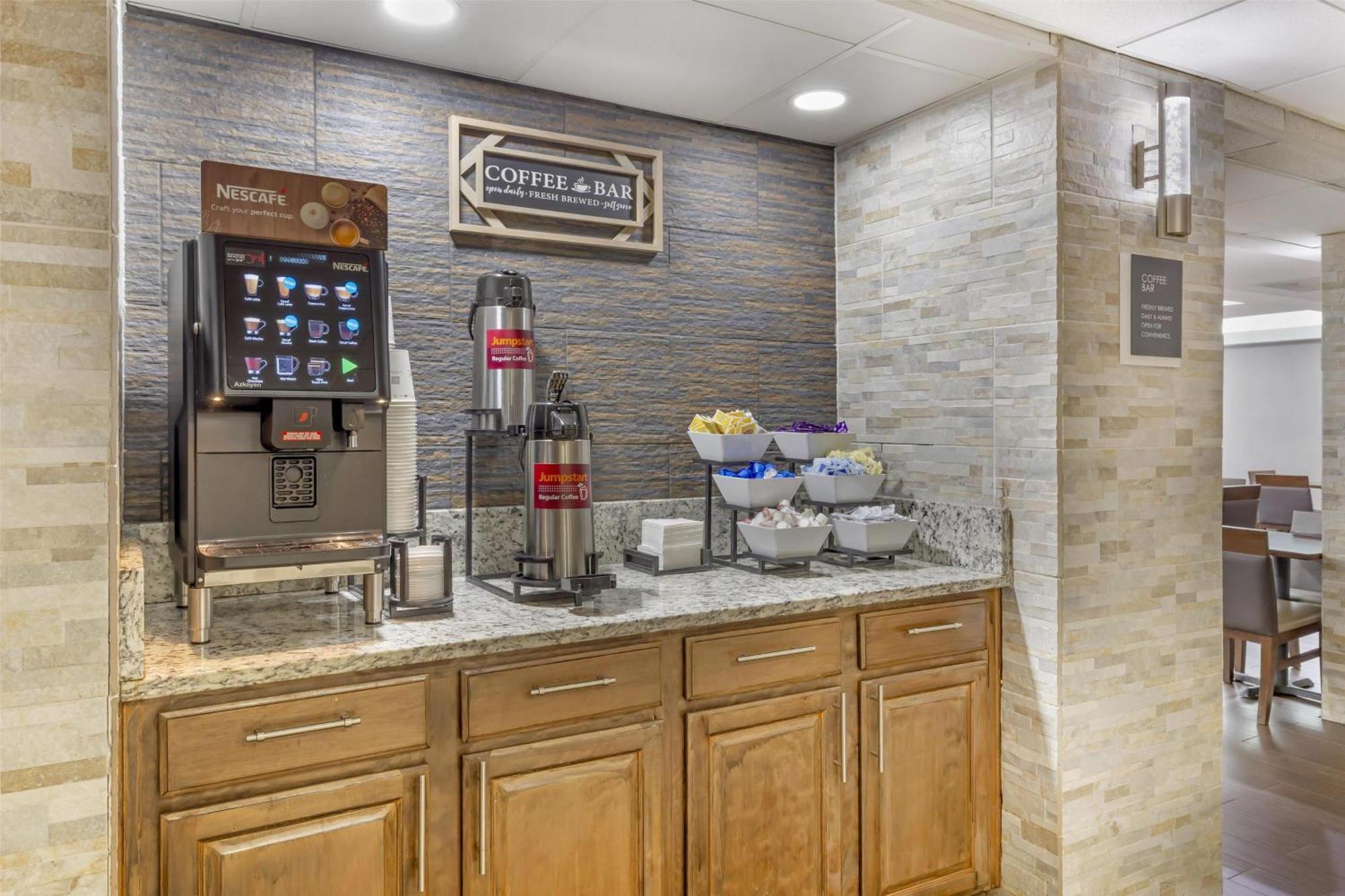 Best Western Plus Raleigh Crabtree Valley Hotel Exterior photo